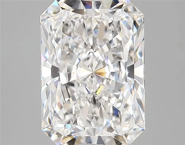 4.02 Carat · RADIANT · E · VVS2 · IGI · Excellent Cut