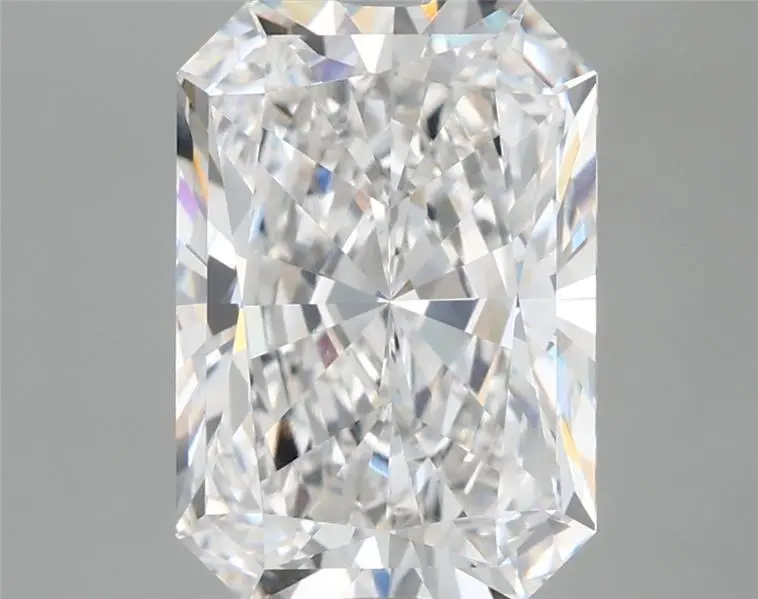 3.83 Carat · RADIANT · E · VVS1 · IGI · Excellent Cut