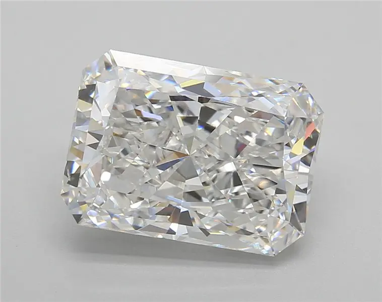 5.01 Carat · RADIANT · E · VVS2 · IGI · Excellent Cut